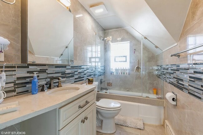 Bathroom - 4925 Walsh Ave