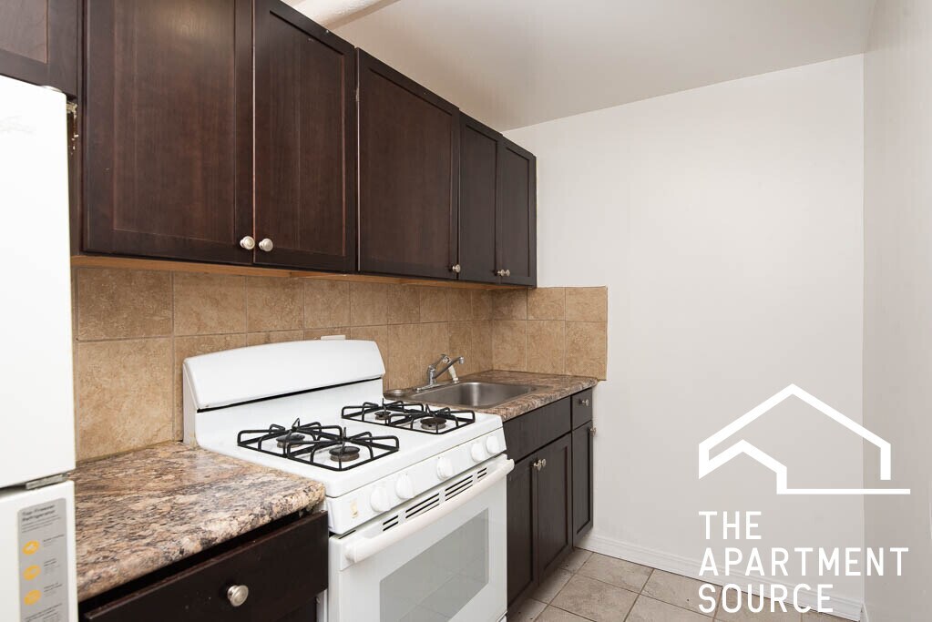 Foto principal - 1371 W Estes Ave