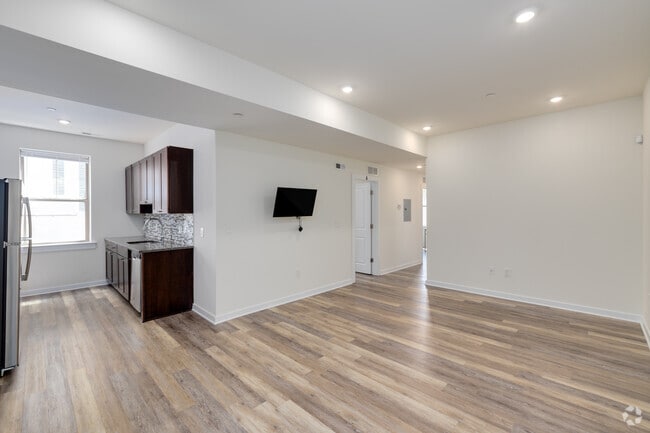 3BR, 3BA - Deluxe - Living Room - The Eleanor at Chestnut (Per Bedroom Lease)