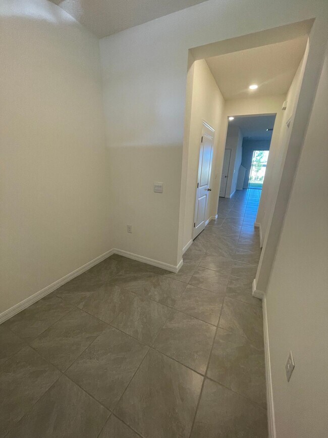 172 Mangrove Shade Cir, Ruskin, FL 33572 Townhome Rentals in Ruskin