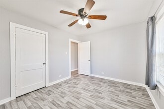 Building Photo - 1021 Maple St