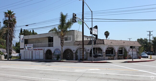 Fotografía del edificio - 4988-4990 Santa Anita Ave