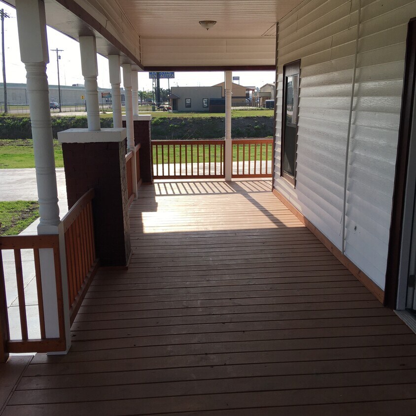 Building Photo - 1601 W Expressway 83