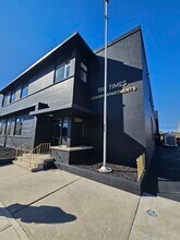 Building Photo - 16 Hincks St