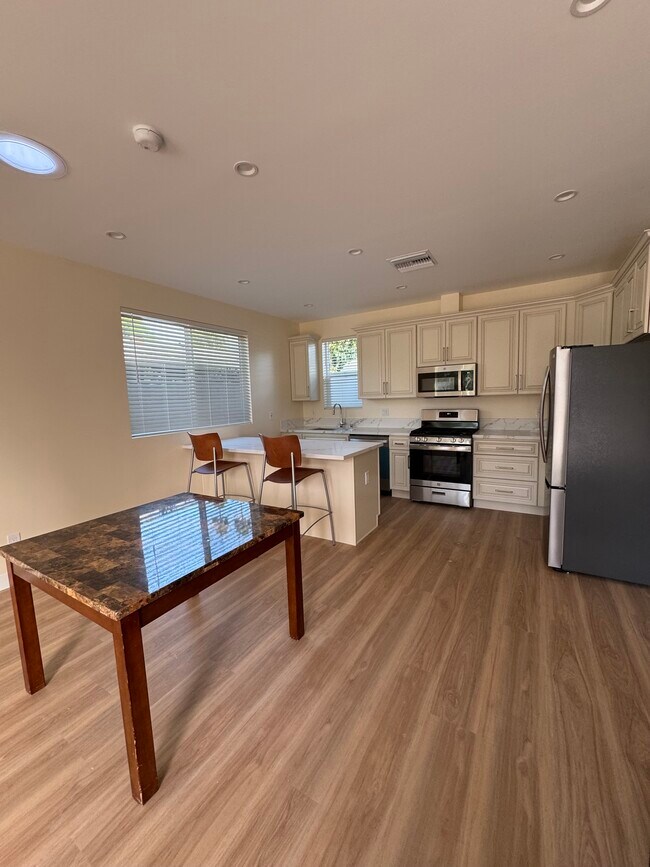 Foto del edificio - 19803 Gilmore St