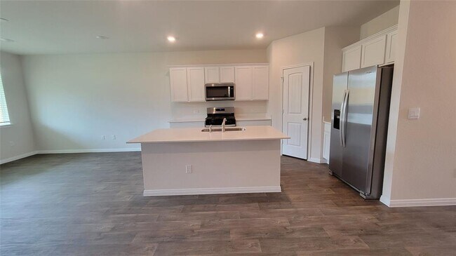 Building Photo - 115 Palo Pinto Dr