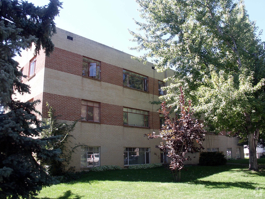 Primary Photo - Cedar Apartments
