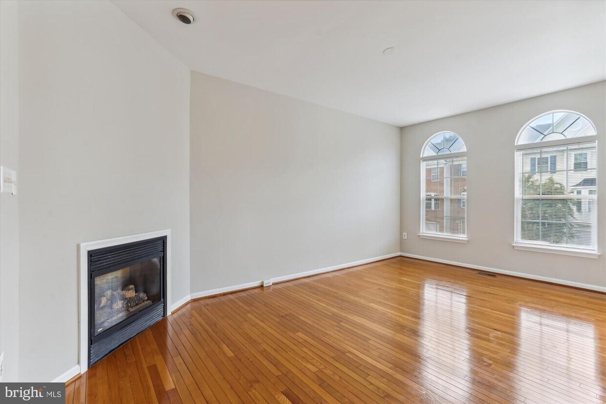 47330 Rock Falls Terrace, Sterling, VA 20165 Townhome Rentals in