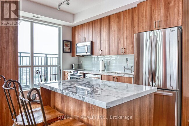 Building Photo - 800 Lawrence Ave W