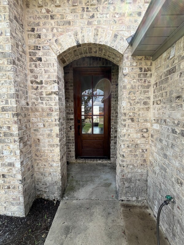 Building Photo - 579 Silver Hill Dr