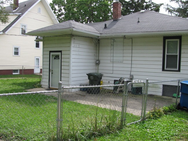 Photo - 1004 W Hill St (Urbana, IL) House