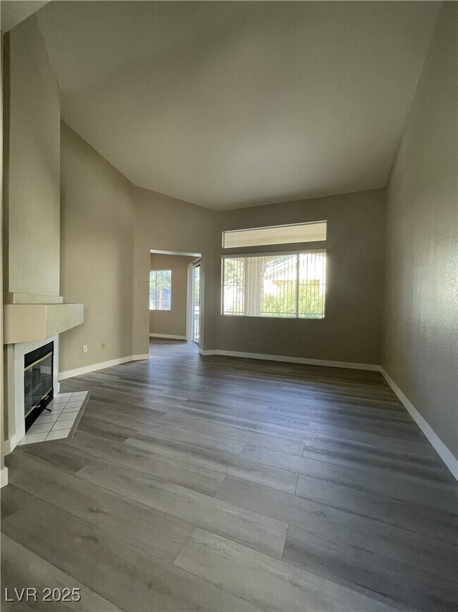 Foto del edificio - 5155 W Tropicana Ave