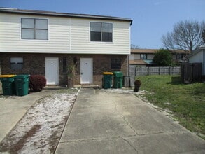 Building Photo - 206 Ann Cir