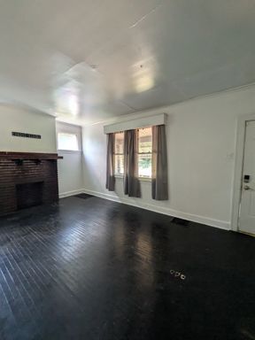 Foto del edificio - Section 8 approved 3 bed 1 bath home in McKeesport!