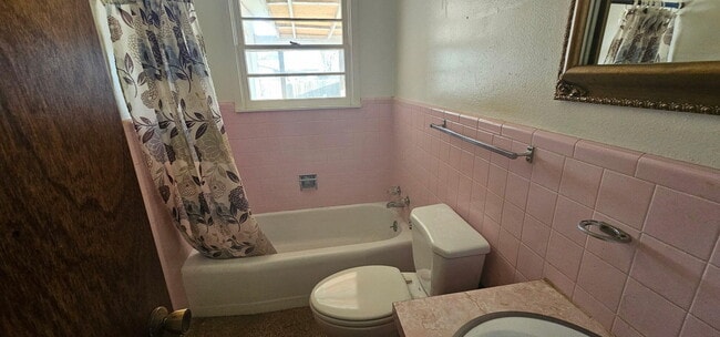 Building Photo - 1612 69th St