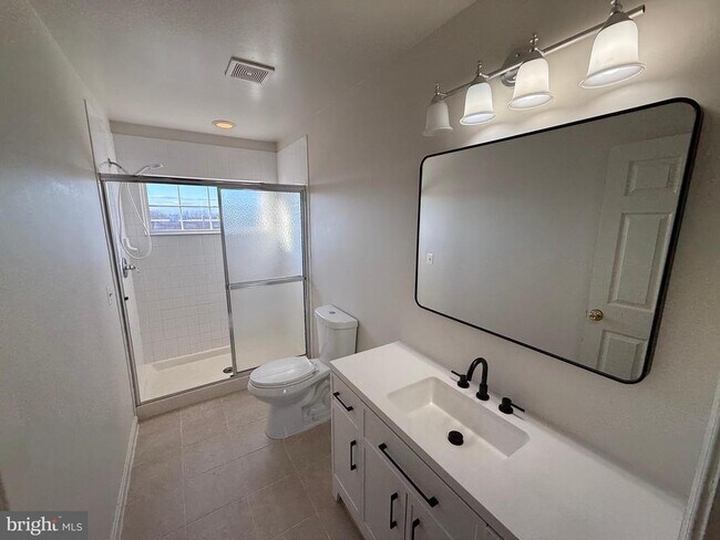 Building Photo - 22976 Fontwell Square