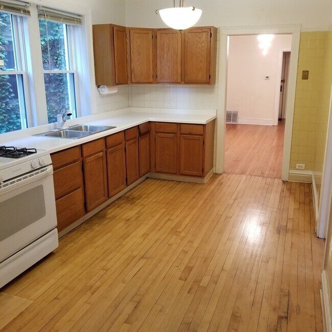Foto del edificio - 6251 N Claremont Ave