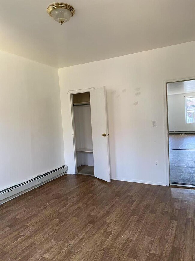 Foto del edificio - 2354 Pitkin Ave
