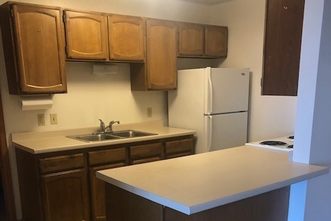 Kitchen - 353 E 8th Ave