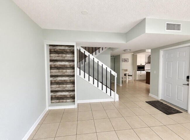 Foto del edificio - 4039 Palm Bay Cir