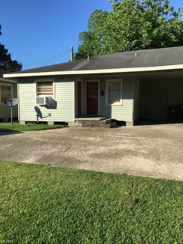 207 Armand St, New Iberia, LA 70560 Condo for Rent in New Iberia, LA