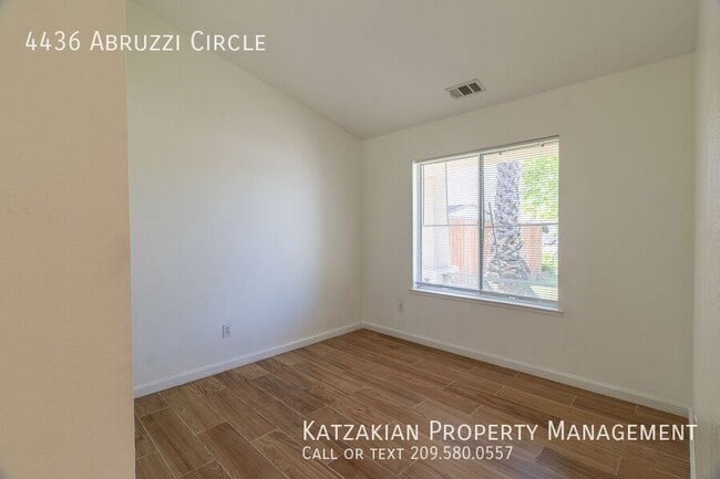 Foto del edificio - 4436 Abruzzi Cir