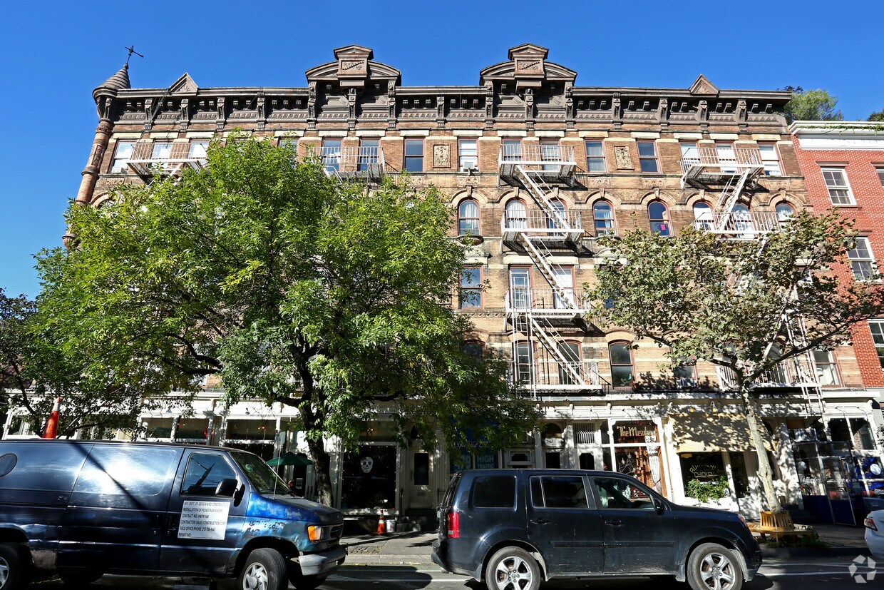 Building Photo - 519-525 Hudson St