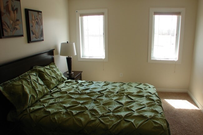 Building Photo - Lakewood Terrace