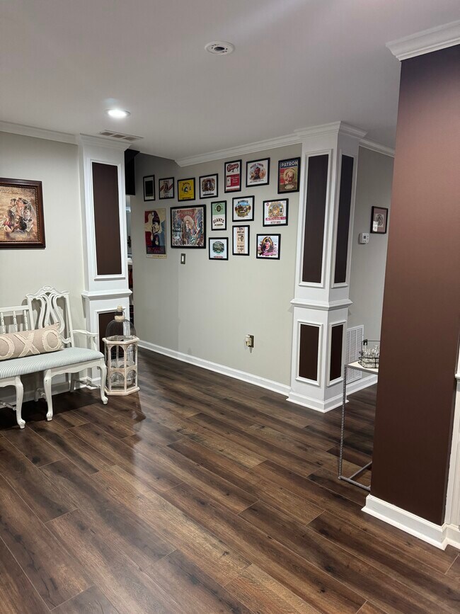 Foto del edificio - 2312 Azalea Dr