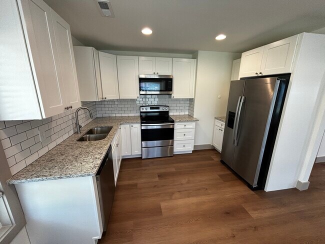 Kitchen - 2337 Ford Rd