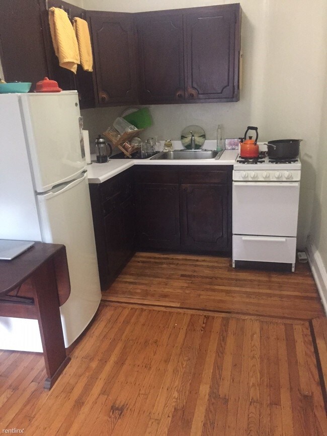 Building Photo - Studio, 1 bath  - 834 Pine Street Unit-2B