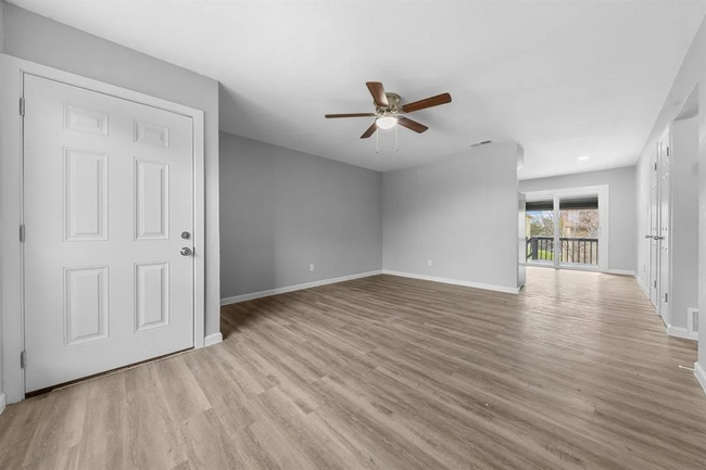 Building Photo - 124 Wind Ridge Dr