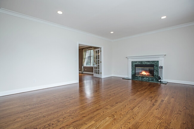 Foto del edificio - 423 English Pl