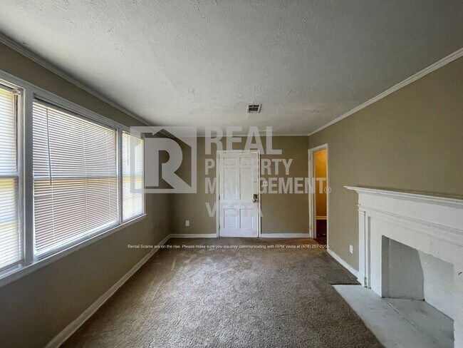 Building Photo - 3346 Shaw Dr
