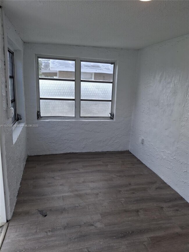 Foto del edificio - 1260 NW 45th St