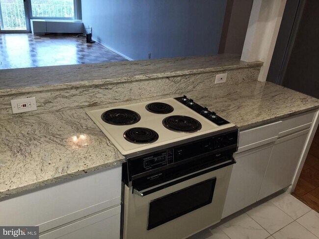 Building Photo - 1425 4th St SW