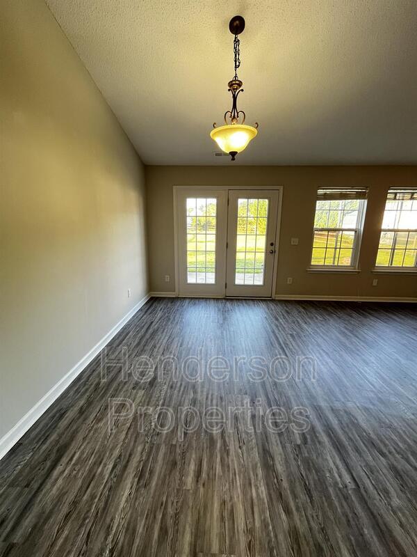 Foto del edificio - 4004 Shadow Pines Cir