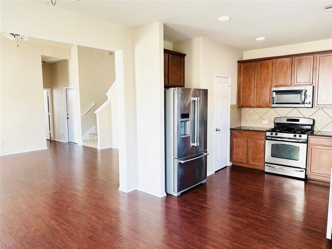 Building Photo - 245 Verano Dr
