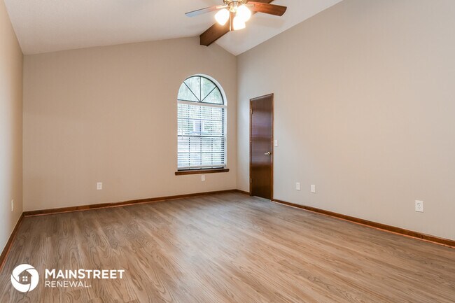Building Photo - 536 Majestic Wood Dr