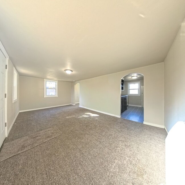 Building Photo - Affordable Living - 1 Bedroom 1 Bathroom -...