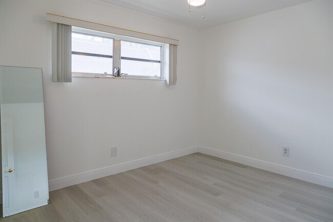 Foto del edificio - 6211 SW 37th St