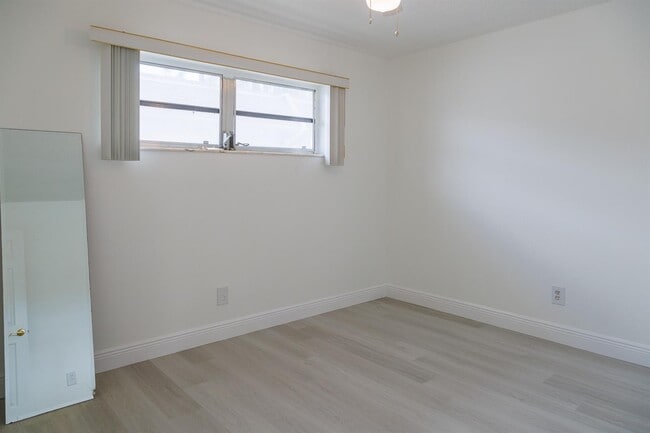 Building Photo - 6211 SW 37th St