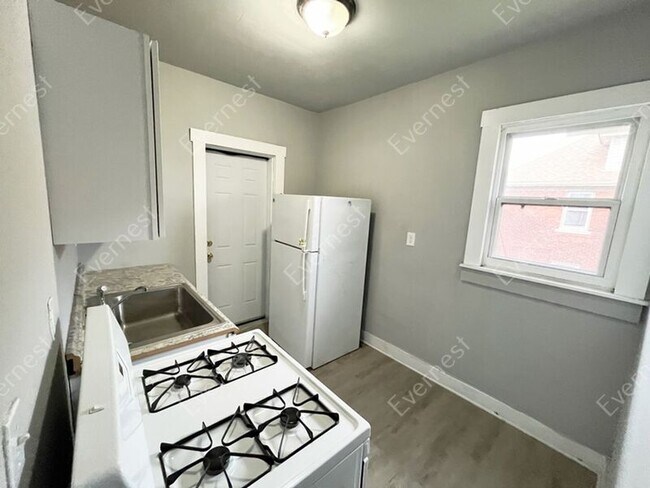 Foto del edificio - 5054 Linsdale St