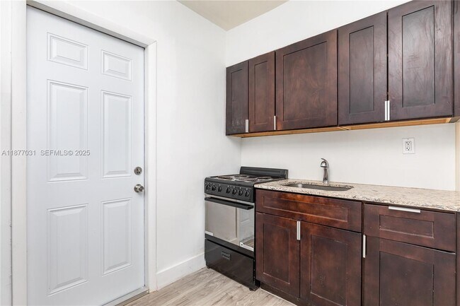 Foto del edificio - 1035 SW 4th St