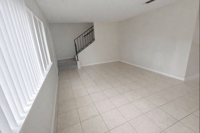 Building Photo - 2155 Hazlitt Dr