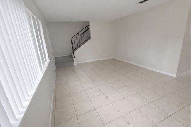 Foto del edificio - 2155 Hazlitt Dr