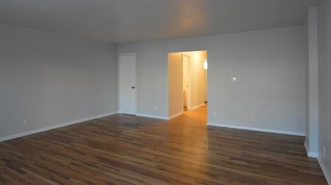 Foto del edificio - 2424 S 16th St