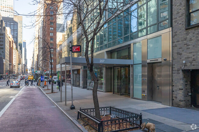 Building Photo - Place 57
