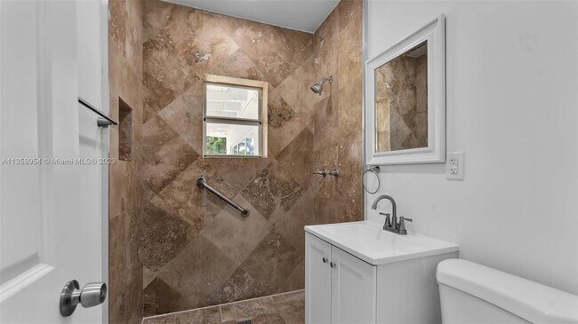 Foto del edificio - 4840 SW 5th Terrace