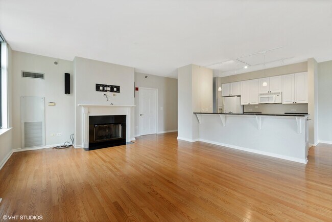 Building Photo - 1122 N Dearborn St